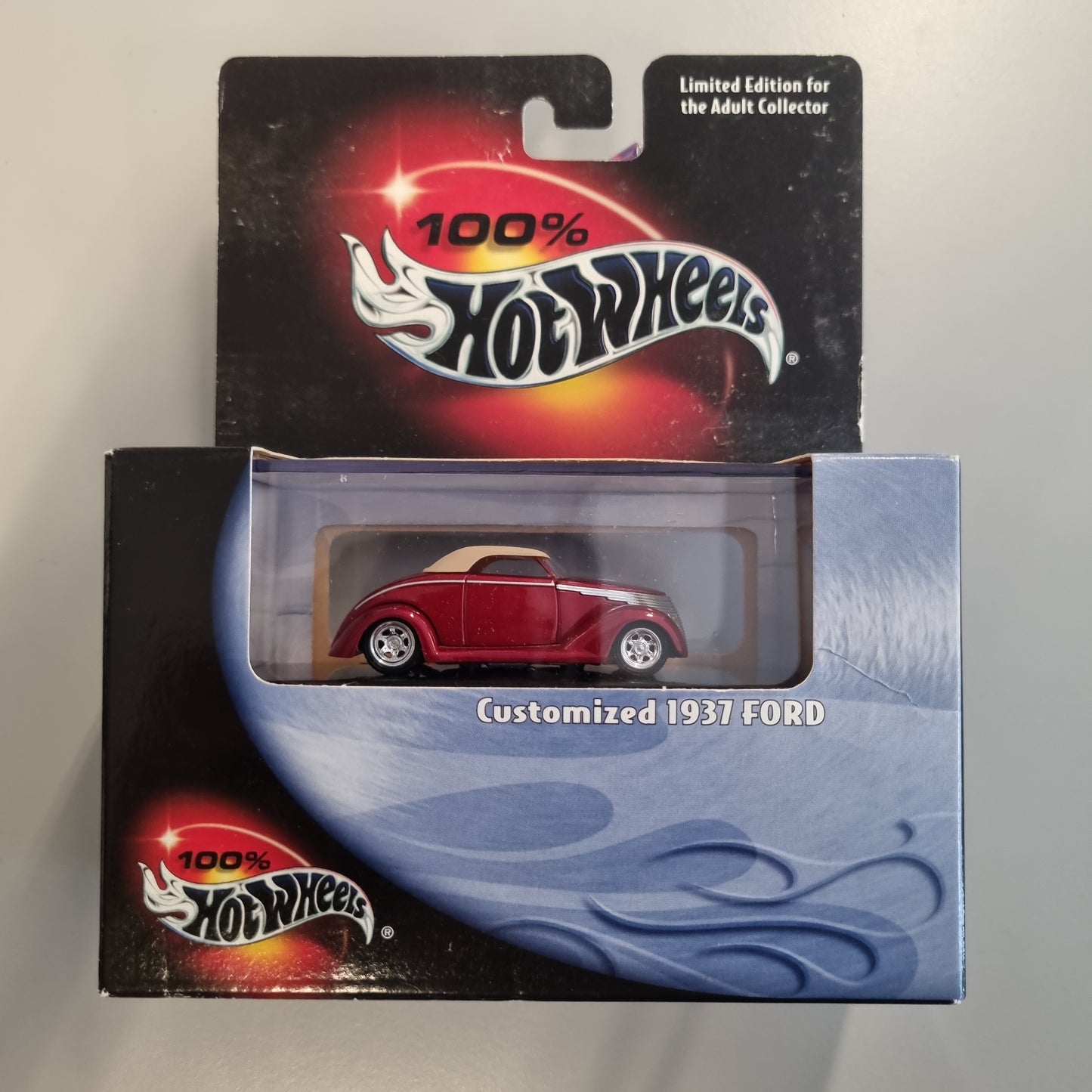 100% Hot wheels (Premium) : Customized 1937 Ford m/Display case