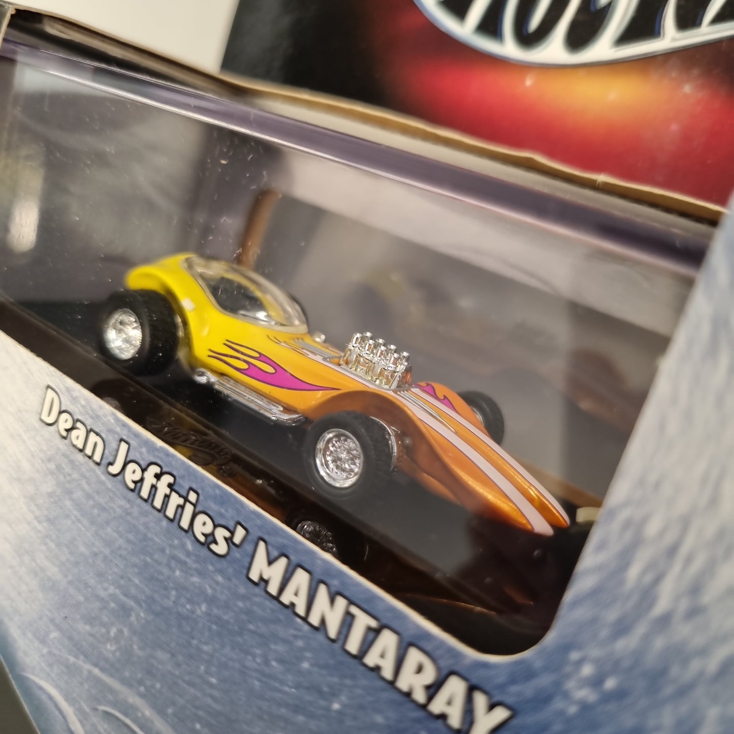 100% Hot wheels (Premium) : Dean Jeffries' Mantaray m/Display case