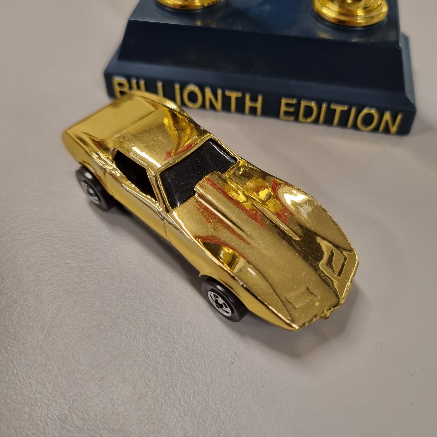 Hot wheels : '68 Corvette Stingray Billionth Edition (fra 1990) uten emballasje