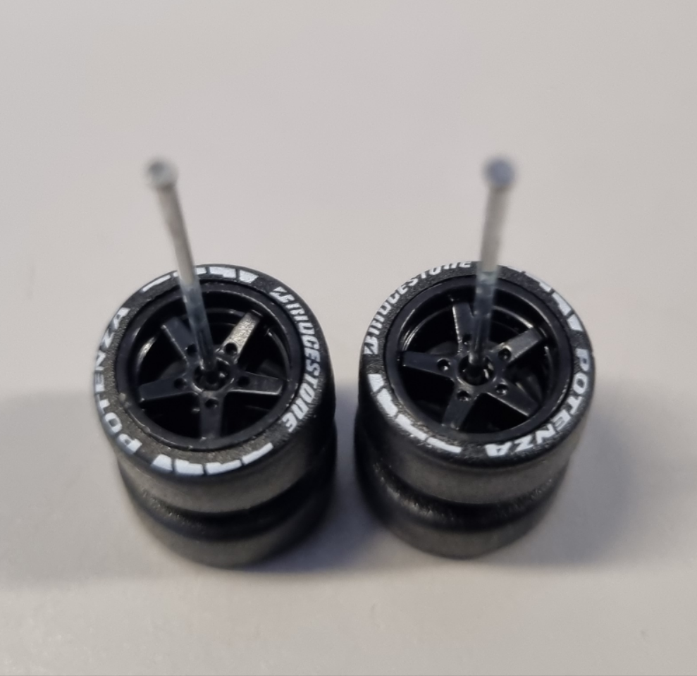 1/64 felger : Sorte 5 Spoke Felger M/"Bridgestone Potenza" dekk