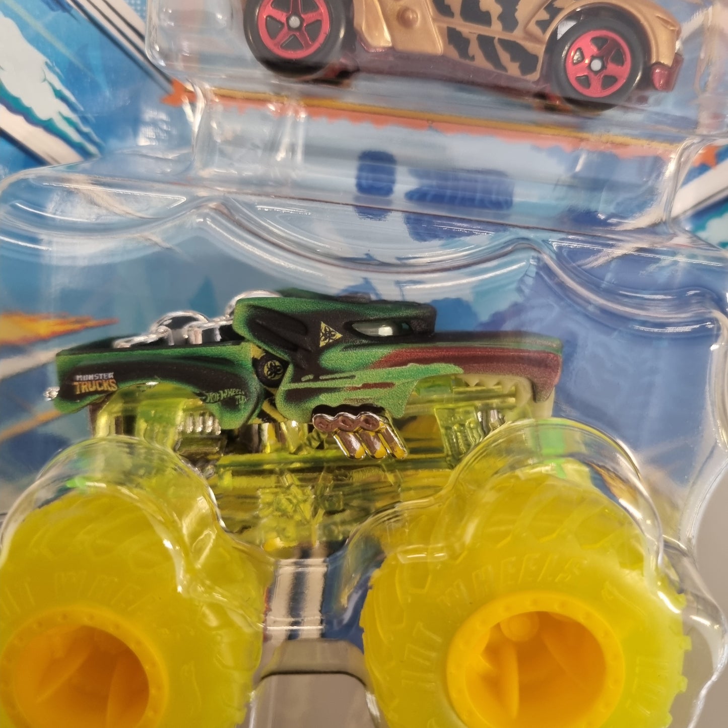 Hot wheels Monster Trucks : Truck & Car : Hotweiler