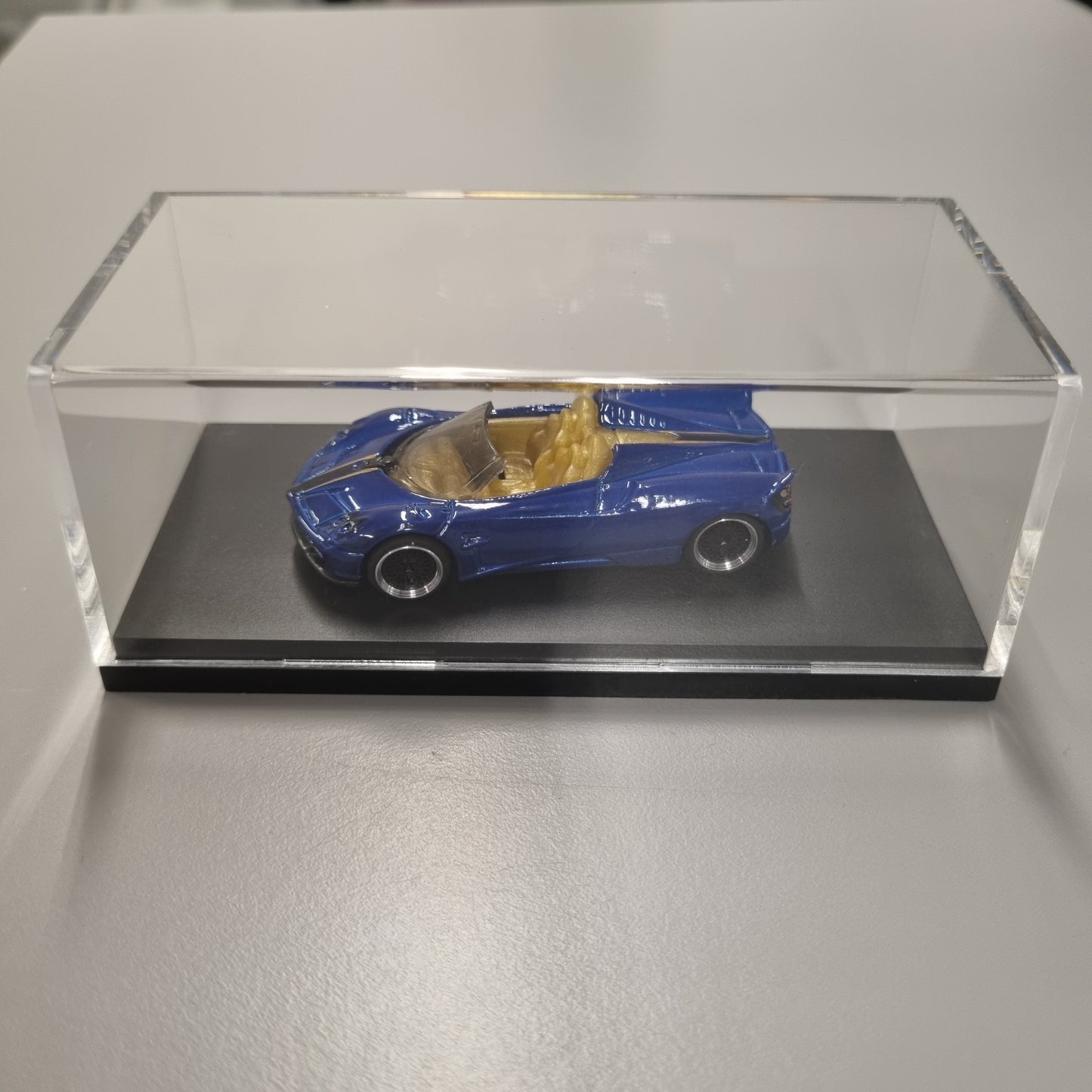 Custom Hot Wheels : Pagani Huayra m/ wheelswap & Display