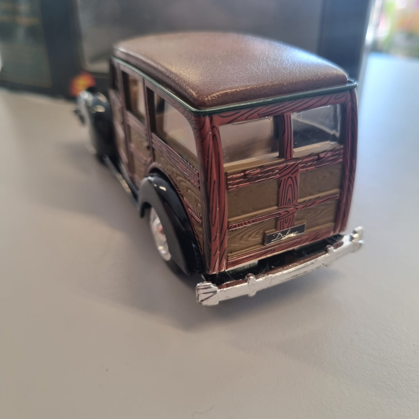 Superior Collectibles 1:36 skala : 1940 Ford Woody Wagon