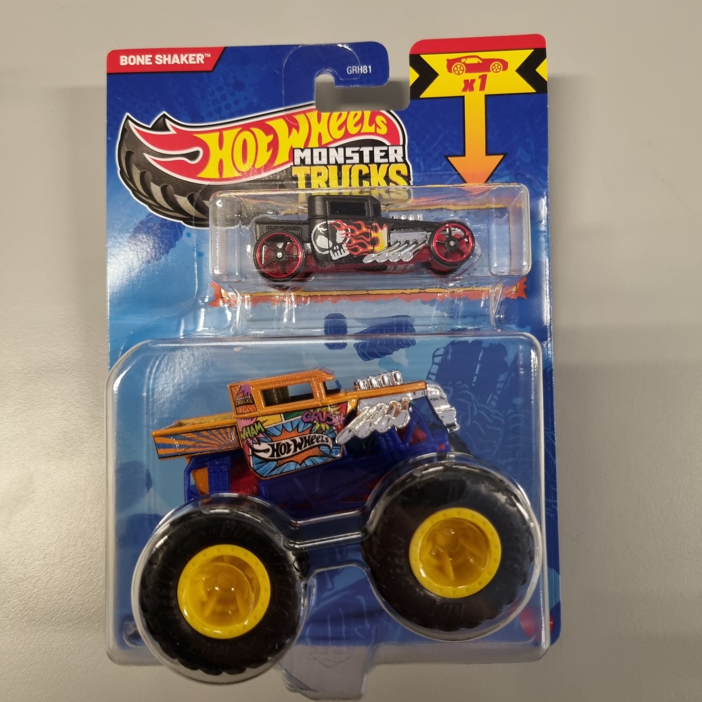 Hot wheels Monster Trucks : Truck & Car : Bone Shaker