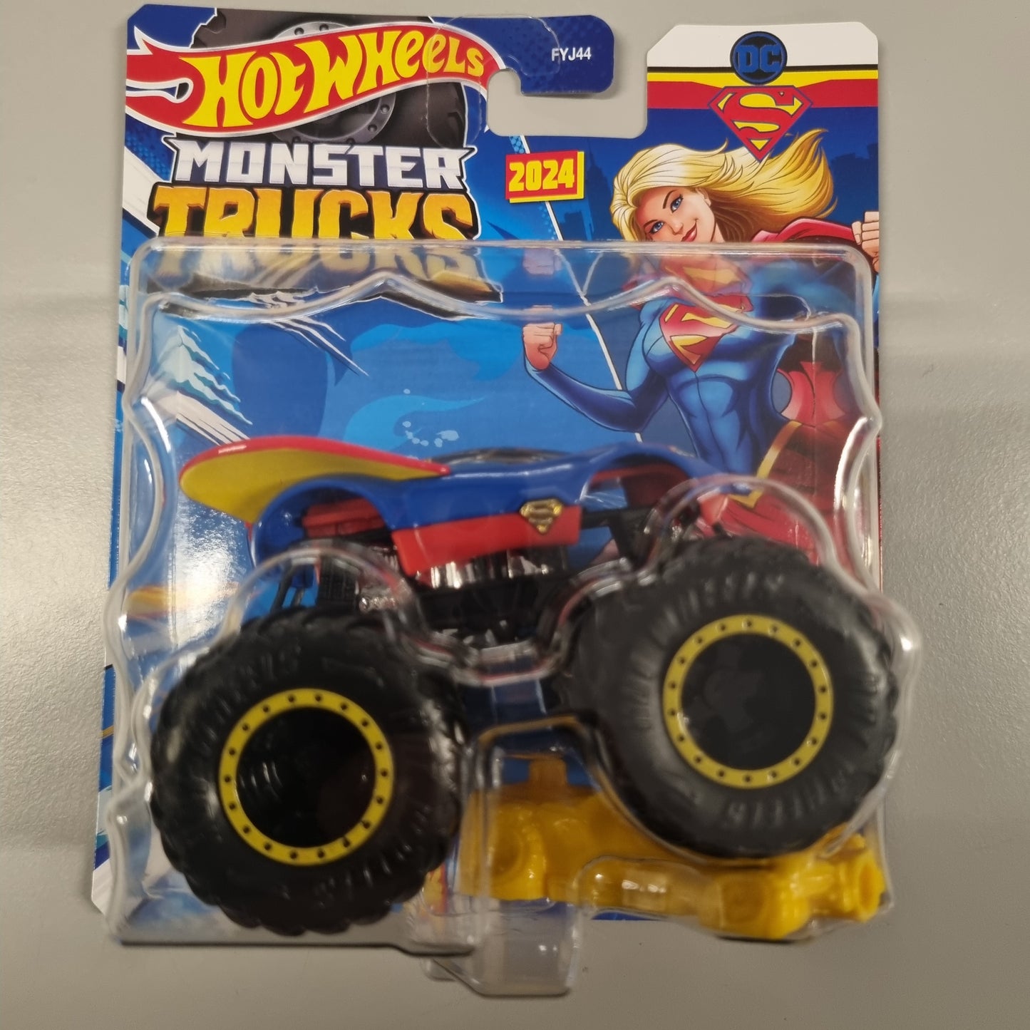 Hot wheels Monster Trucks : SUPERGIRL