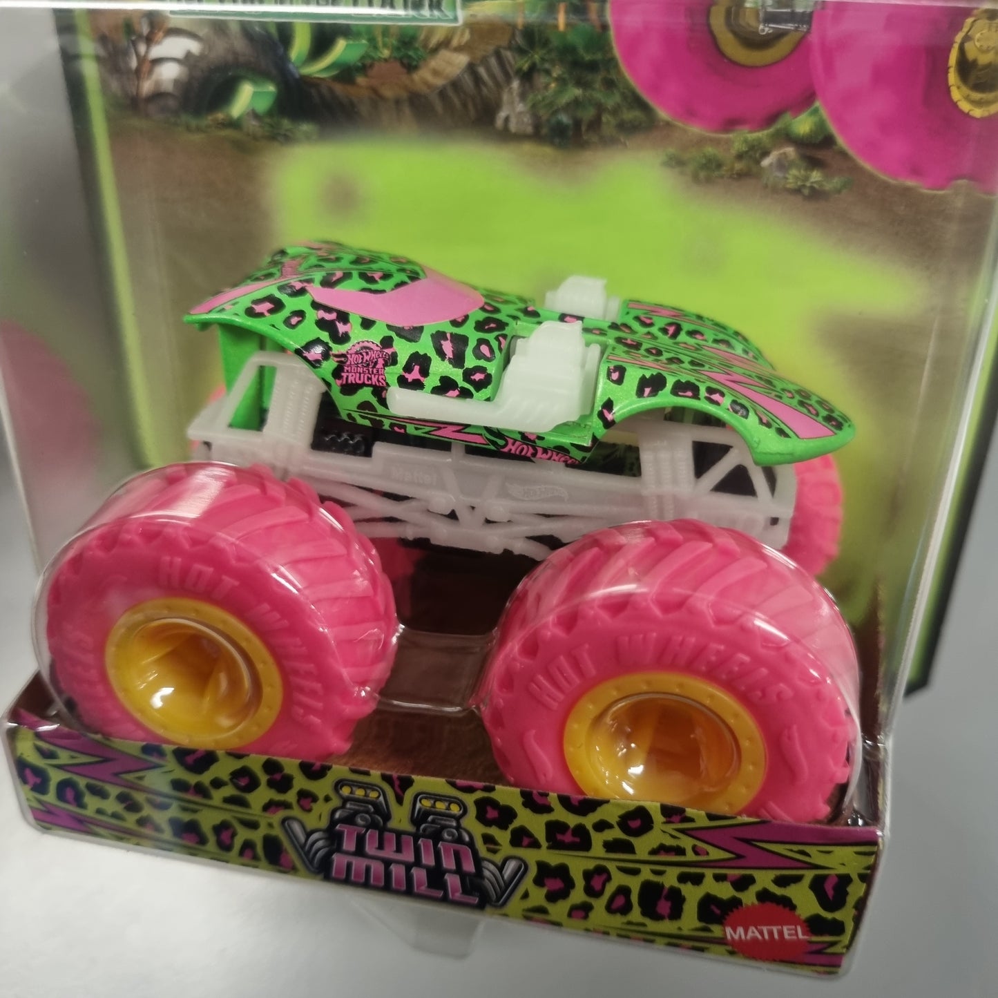 Hot wheels Monster Trucks : Glow In The Dark : Twin Mill