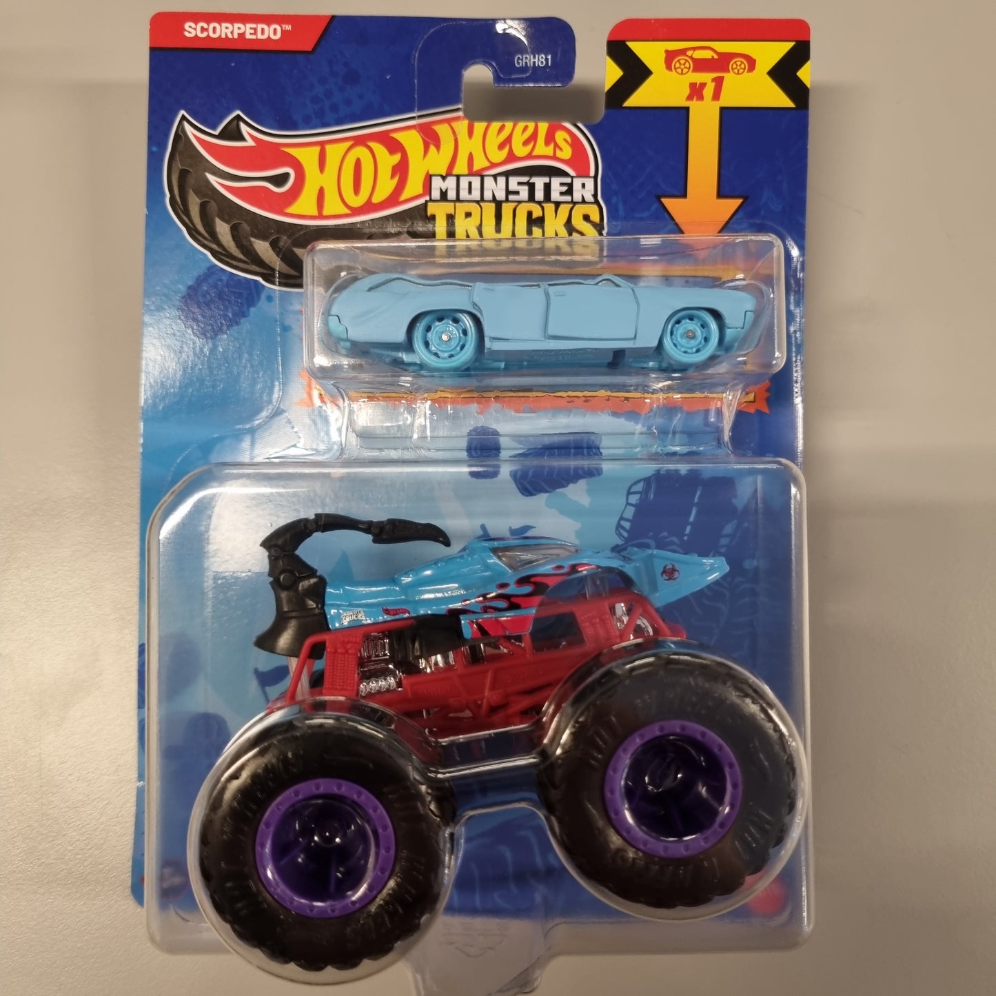 Hot wheels Monster Trucks : Truck & Car : Scorpedo