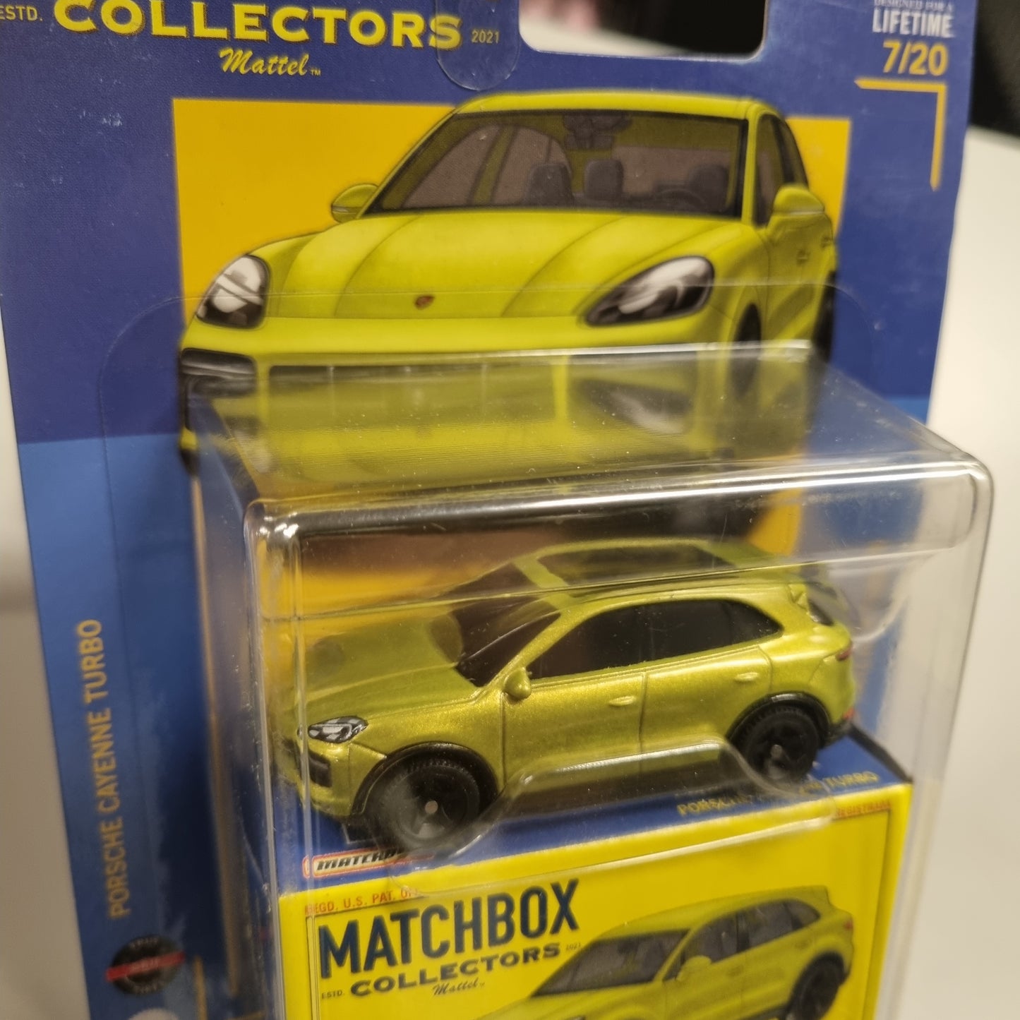 MATCHBOX "premium" : Porsche Cayenne Turbo (2024)