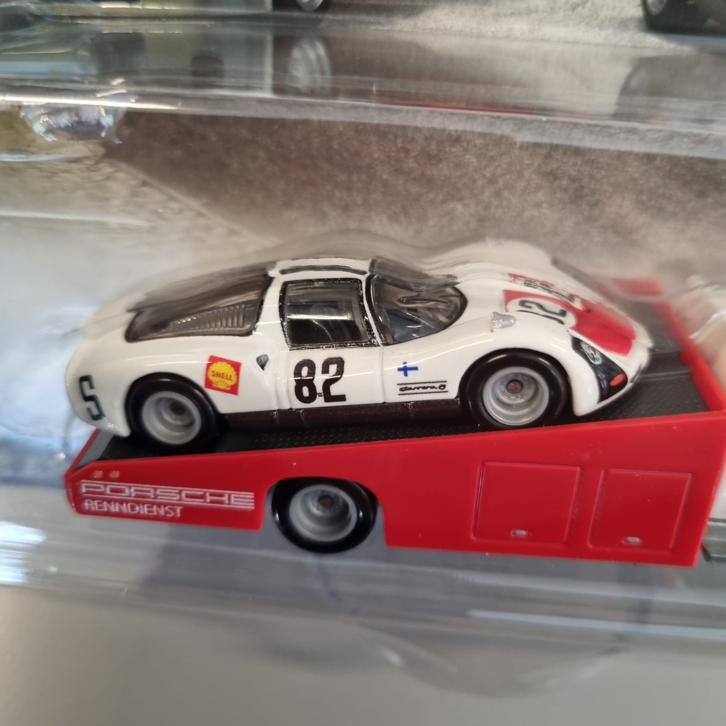 Hot wheels Premium : Team Transport '66 Porsche 906 Carrera 6 / Carry on