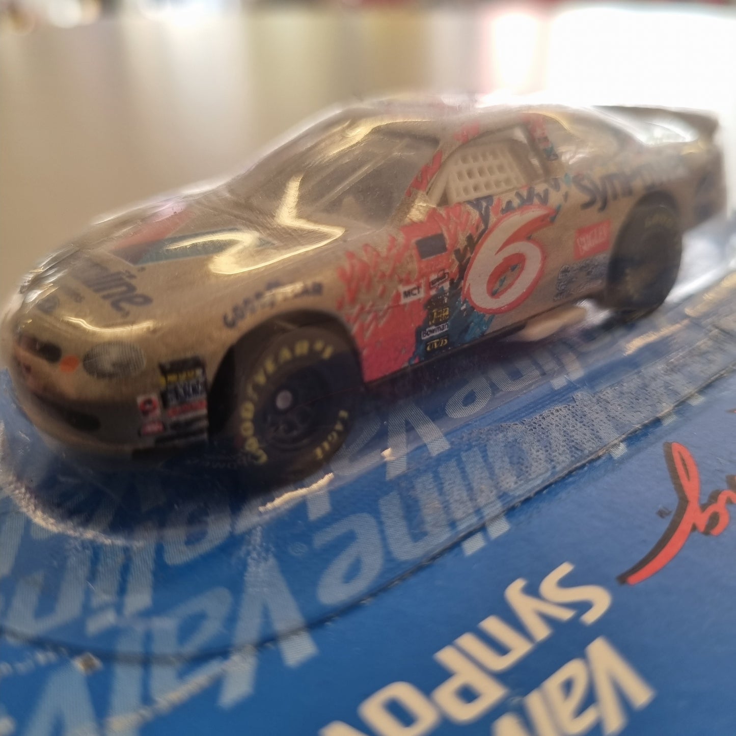 Hot wheels Pro Racing : Nascar Ford Thunderbird Mark Martin Valvoline (1998)